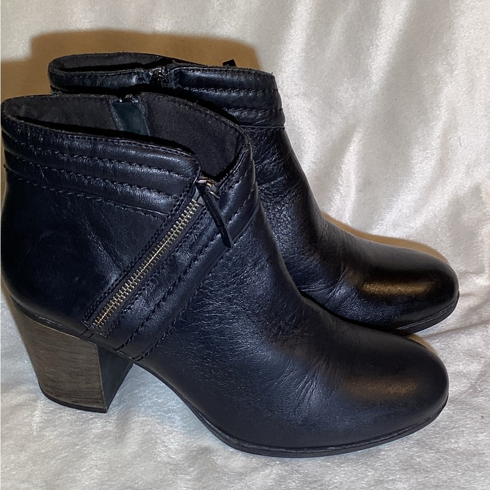Clarks Enfield Ellen women’s Black Leather Ankle Boots 11